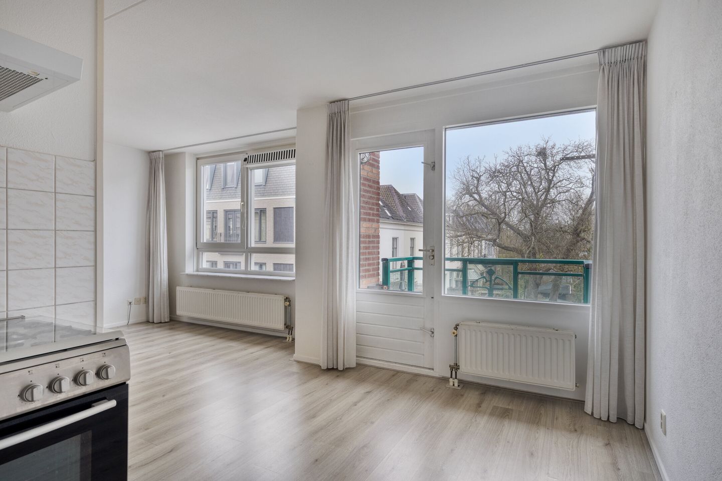 Photo 10 of Graaf van Burenstraat 2-F23