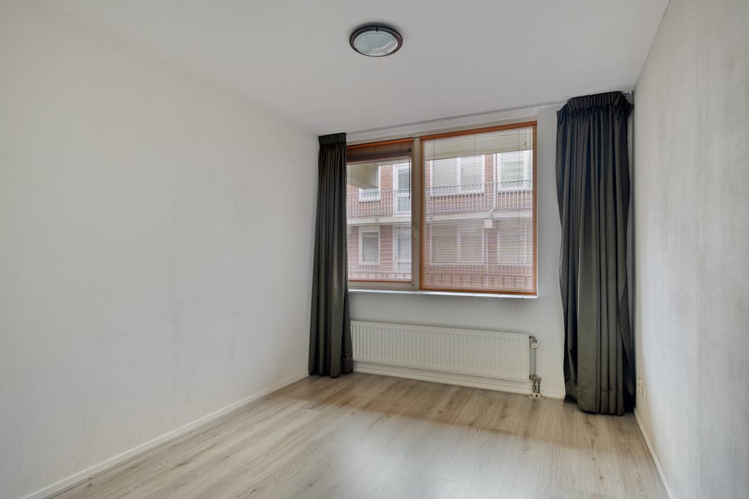 Photo 17 of Graaf van Burenstraat 2-F23