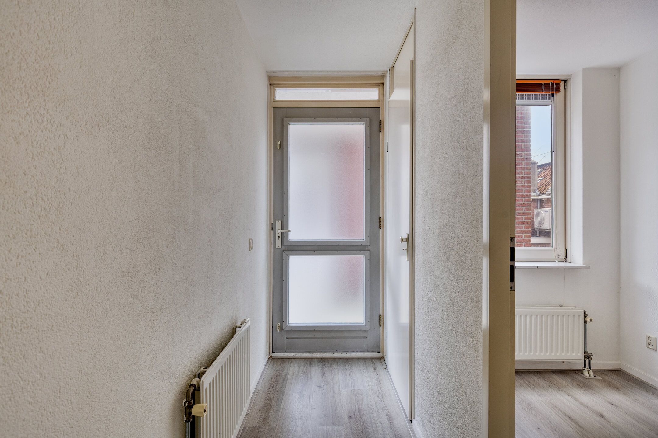 Photo 21 of Graaf van Burenstraat 2-F23