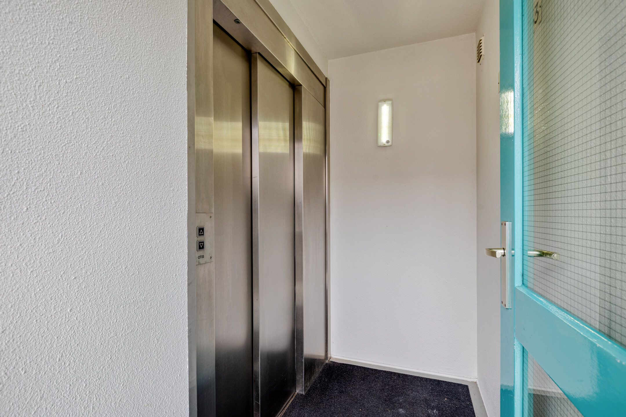 Photo 24 of Graaf van Burenstraat 2-F23