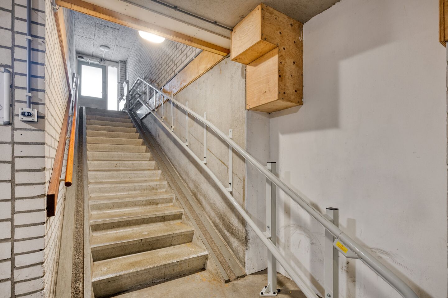 Photo 25 of Graaf van Burenstraat 2-F23