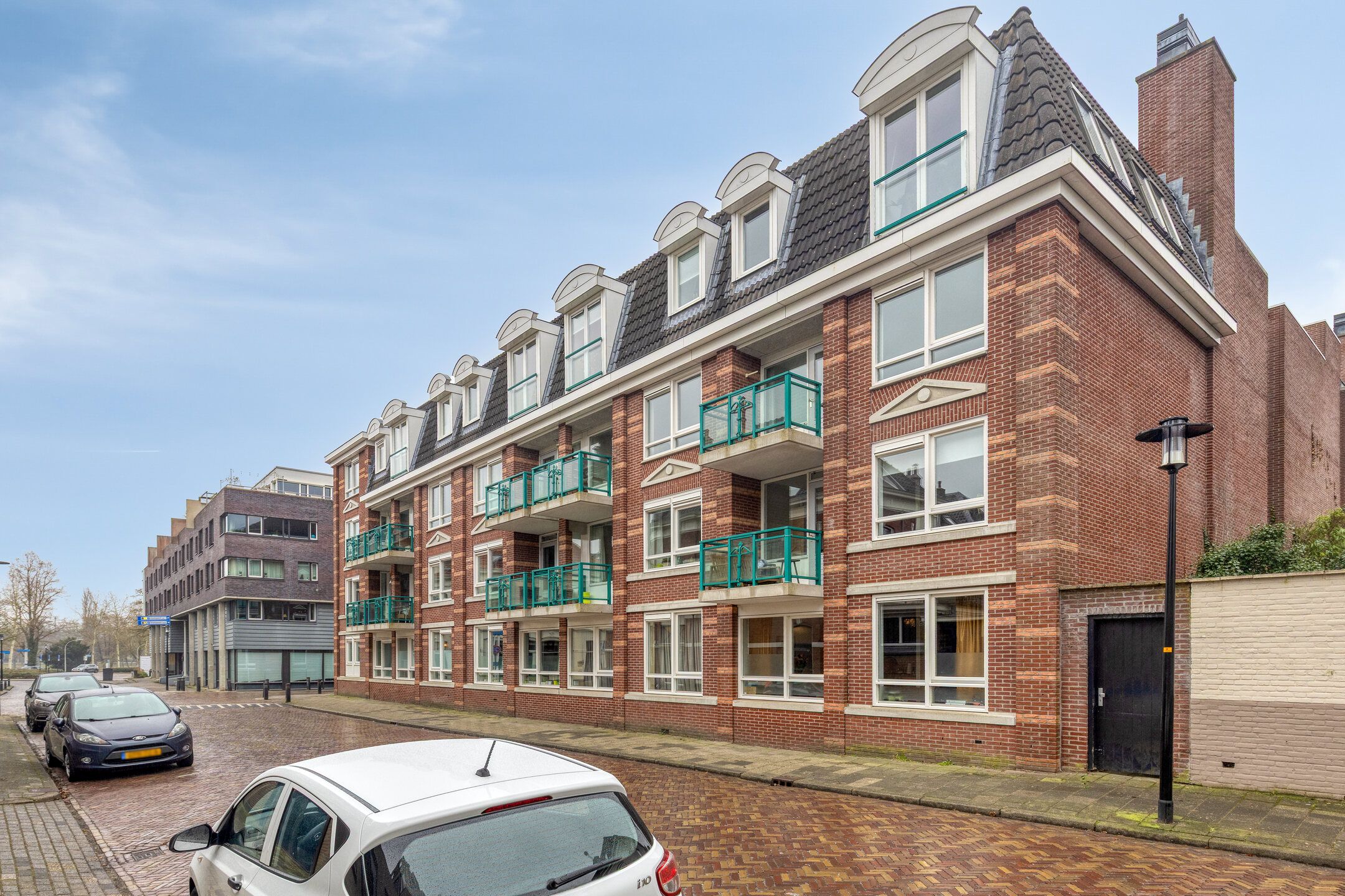 Photo 30 of Graaf van Burenstraat 2-F23