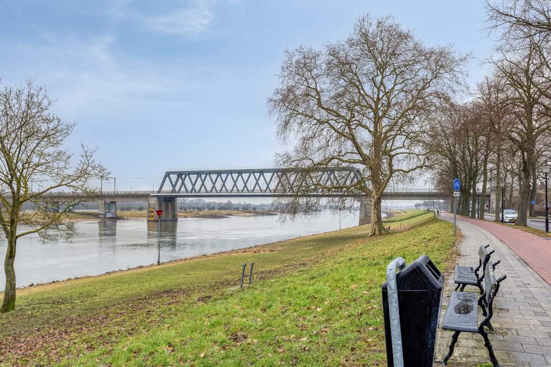 Photo 31 of Graaf van Burenstraat 2-F23