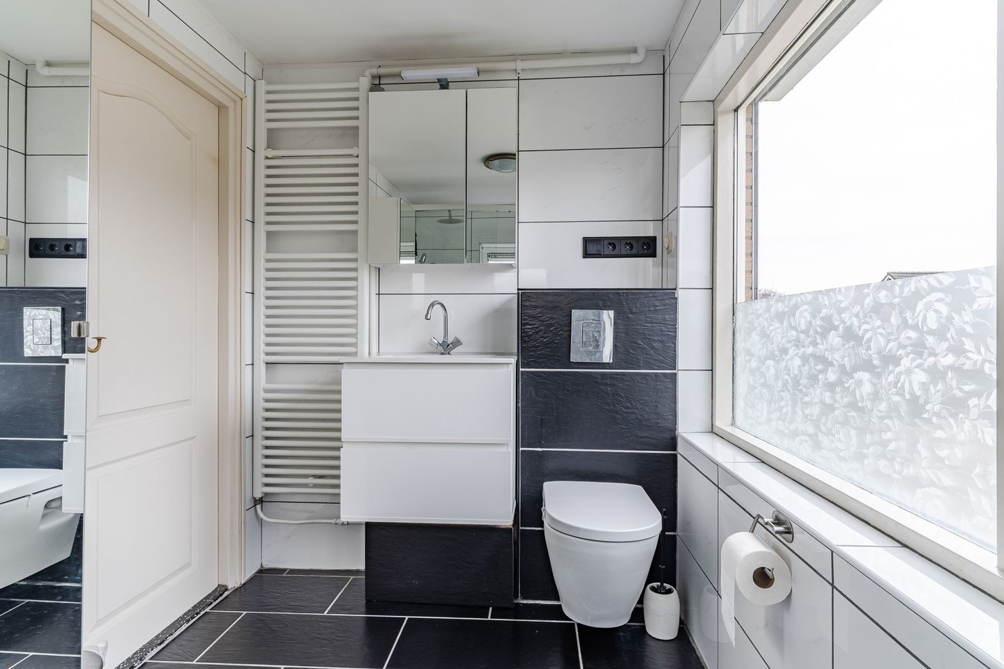 Photo 25 of Rozenstraat 27