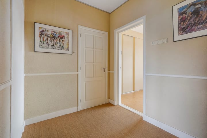 Photo 32 of Hoenderlaan 7