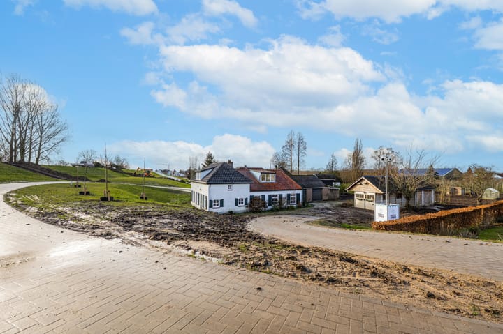 Photo 5 of Waalbandijk 61