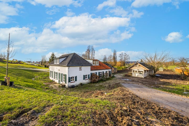 Photo 10 of Waalbandijk 61