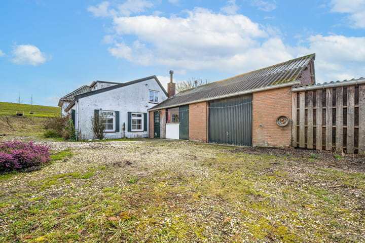 Photo 28 of Waalbandijk 61