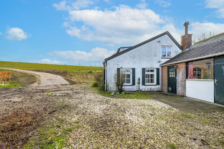 Photo 29 of Waalbandijk 61