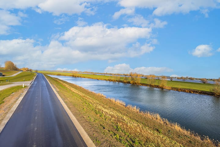 Photo 76 of Waalbandijk 61