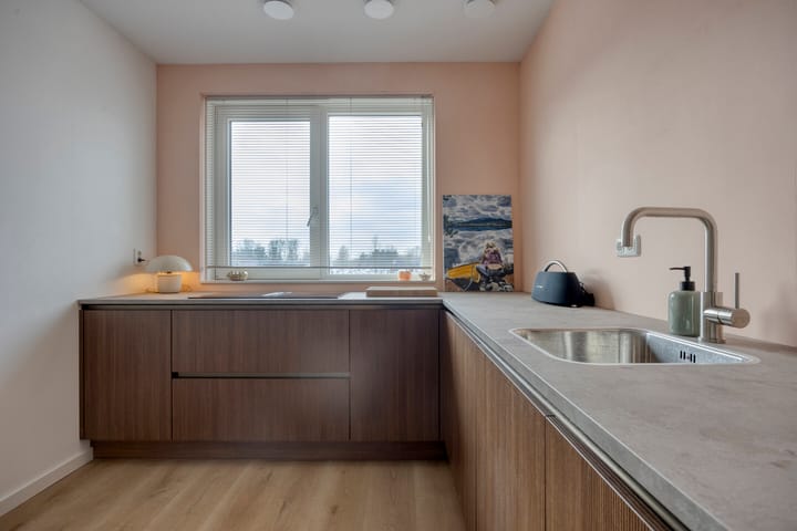 Photo 2 of Kanaalboulevard 104