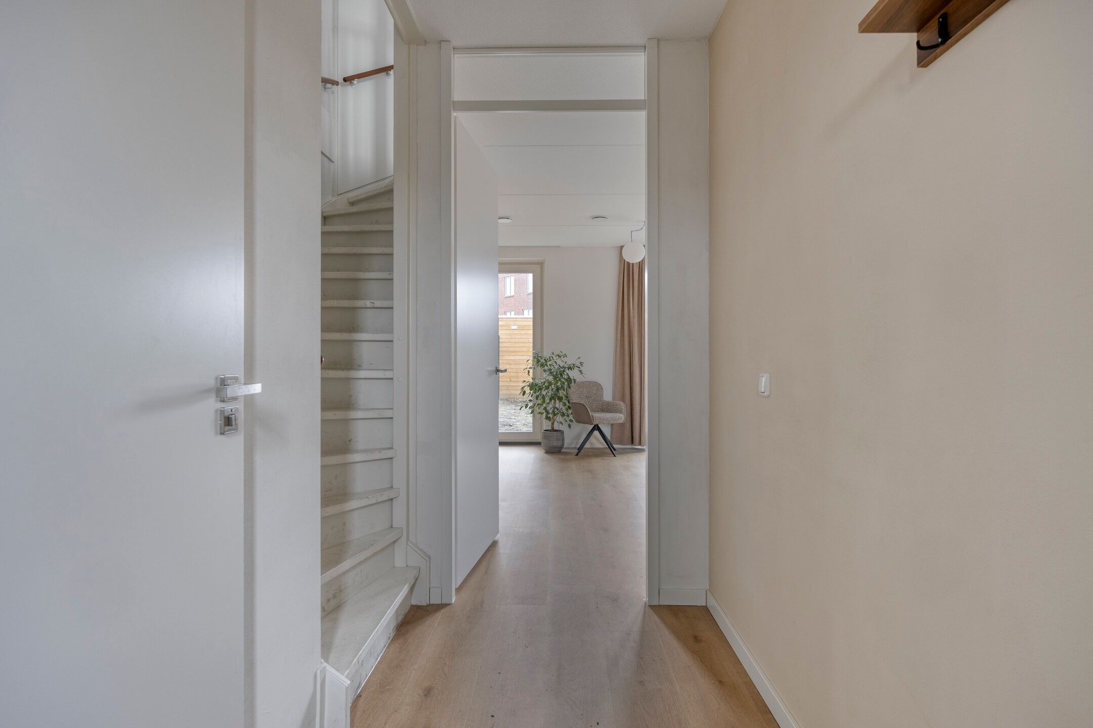 Foto 9 van Kanaalboulevard 104