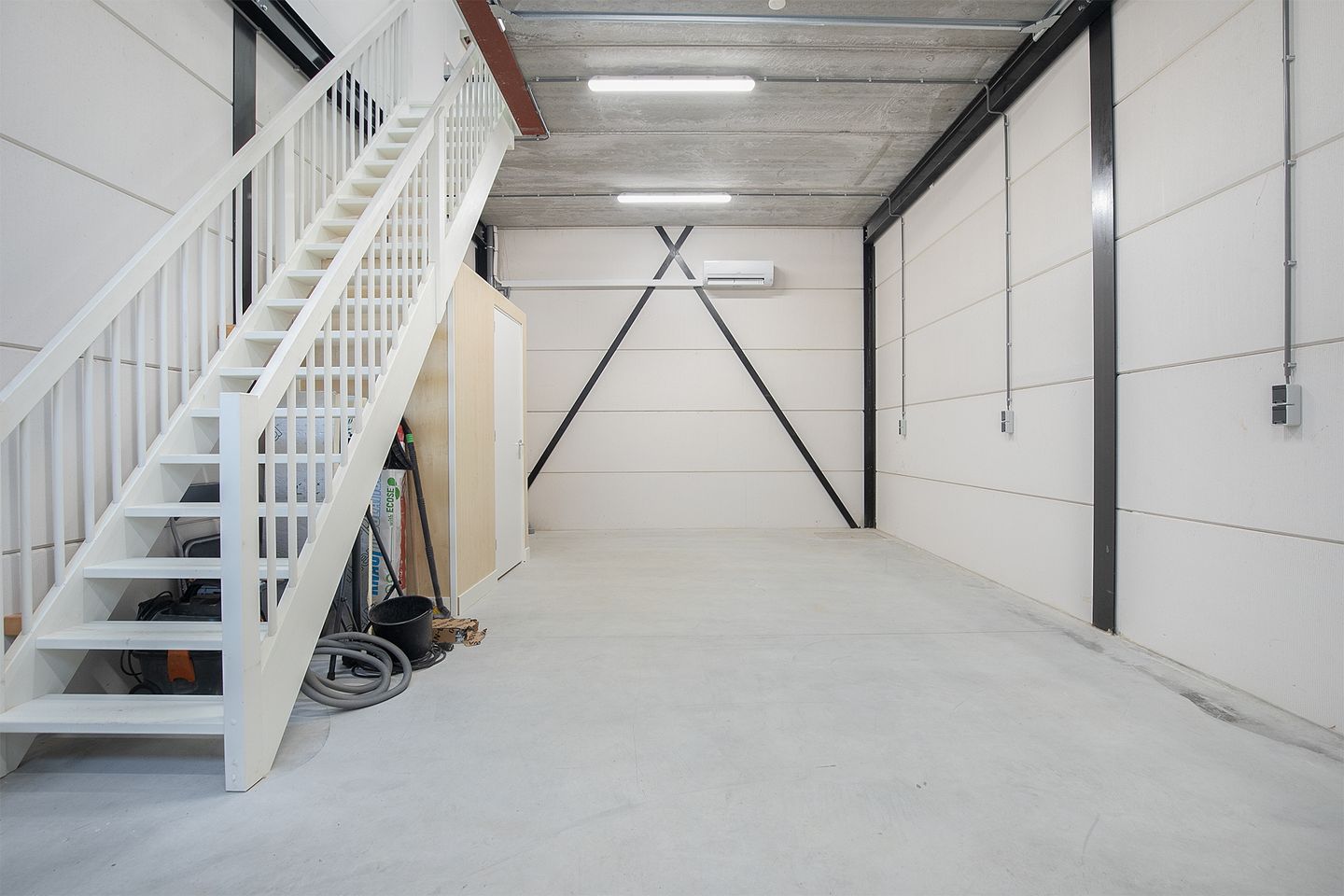 Bekijk foto 4 van Neon 9-q