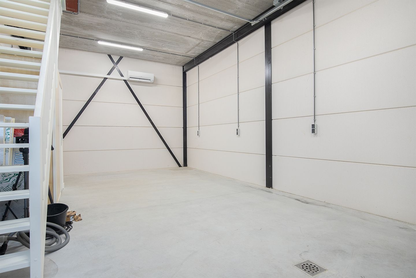 Bekijk foto 5 van Neon 9-q