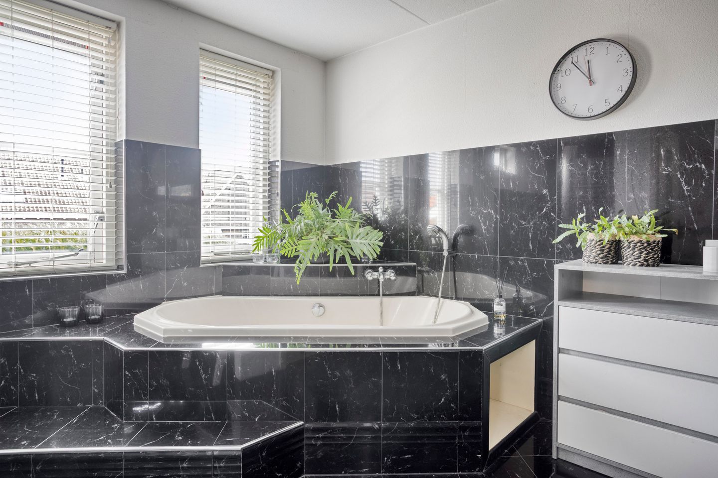 Photo 29 of Middensluis 4