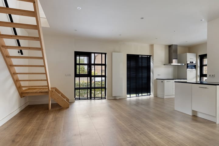 Foto 2 van Van Limburg Stirumlaan 36-A