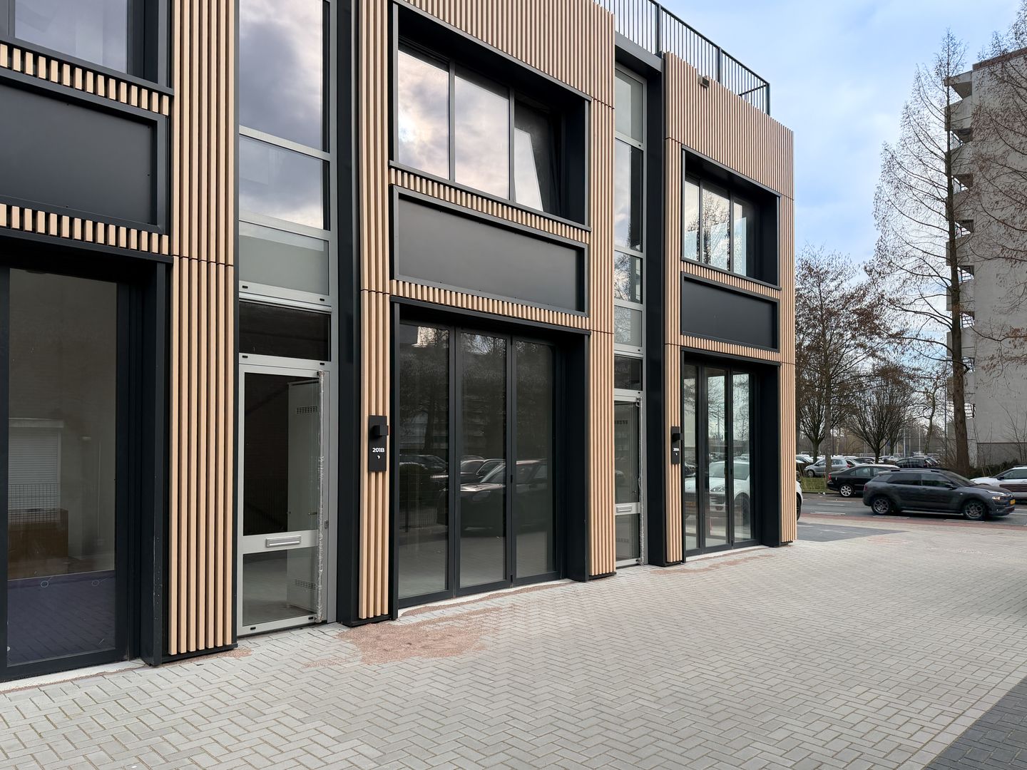 Bekijk foto 2 van Hogeweyselaan 201-B