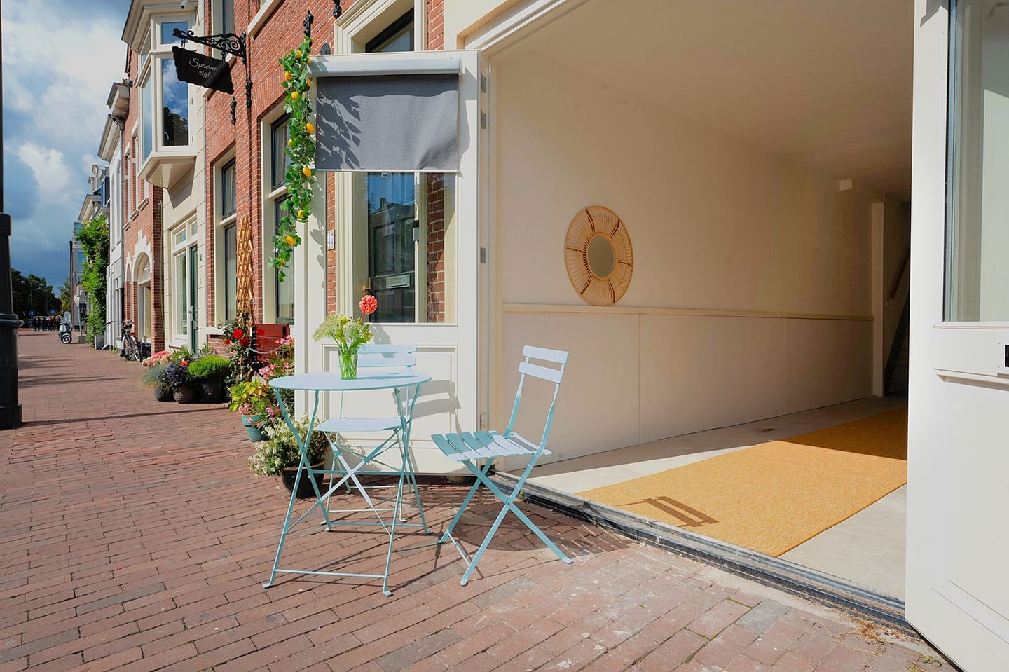 View photo 3 of Kampervest 49