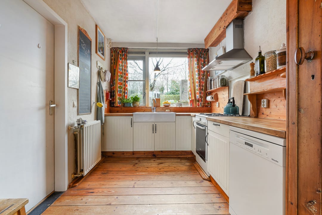 Photo 16 of van Overbeekstraat 32