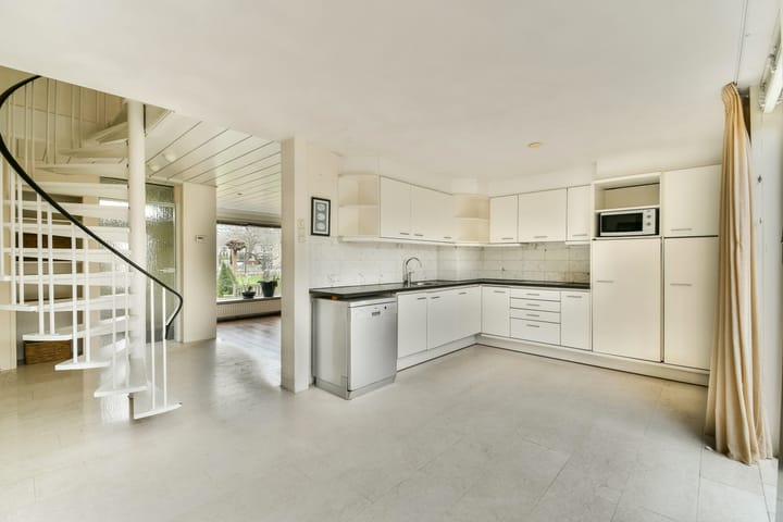 Photo 2 of Willem Frederikstraat 58