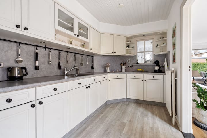Sustainable Terraced Home with Sunny South-Facing Garden in Rosmalen Molenhoek — 26