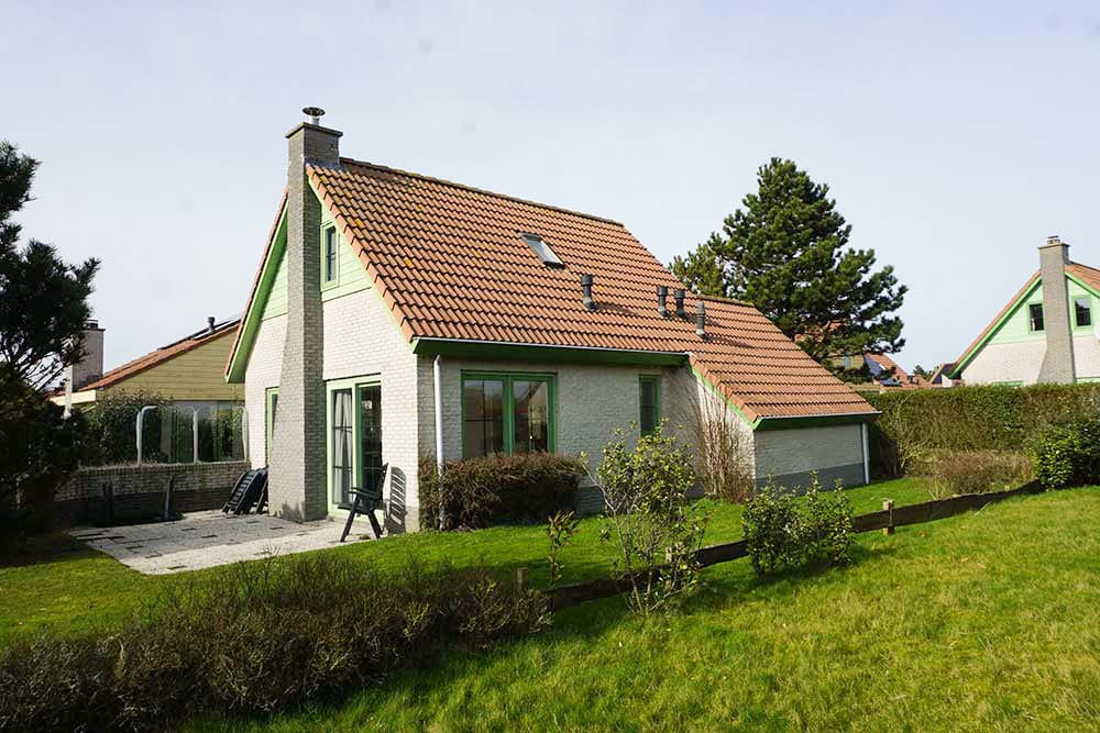 3-bedroom freehold villa in Julianadorp — photo 1 of 5