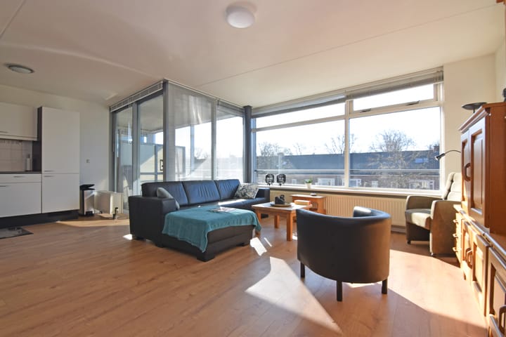 Foto 3 van Dr. Max Euwestraat 4