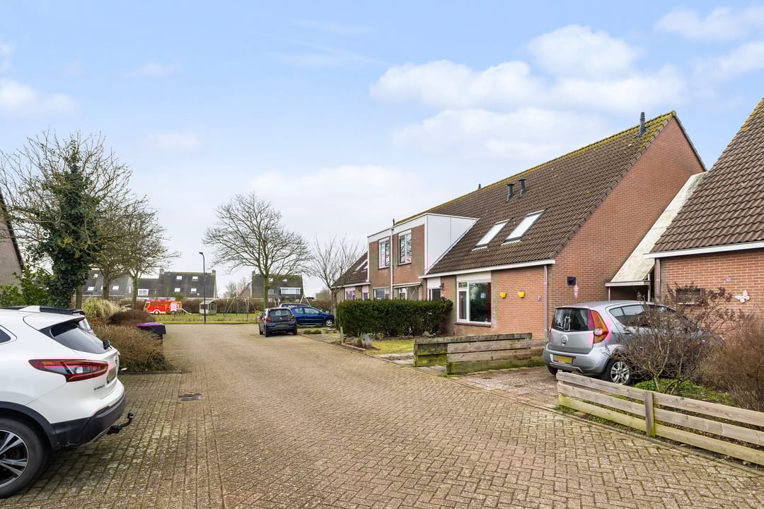 Photo 2 of De Leeuw 61