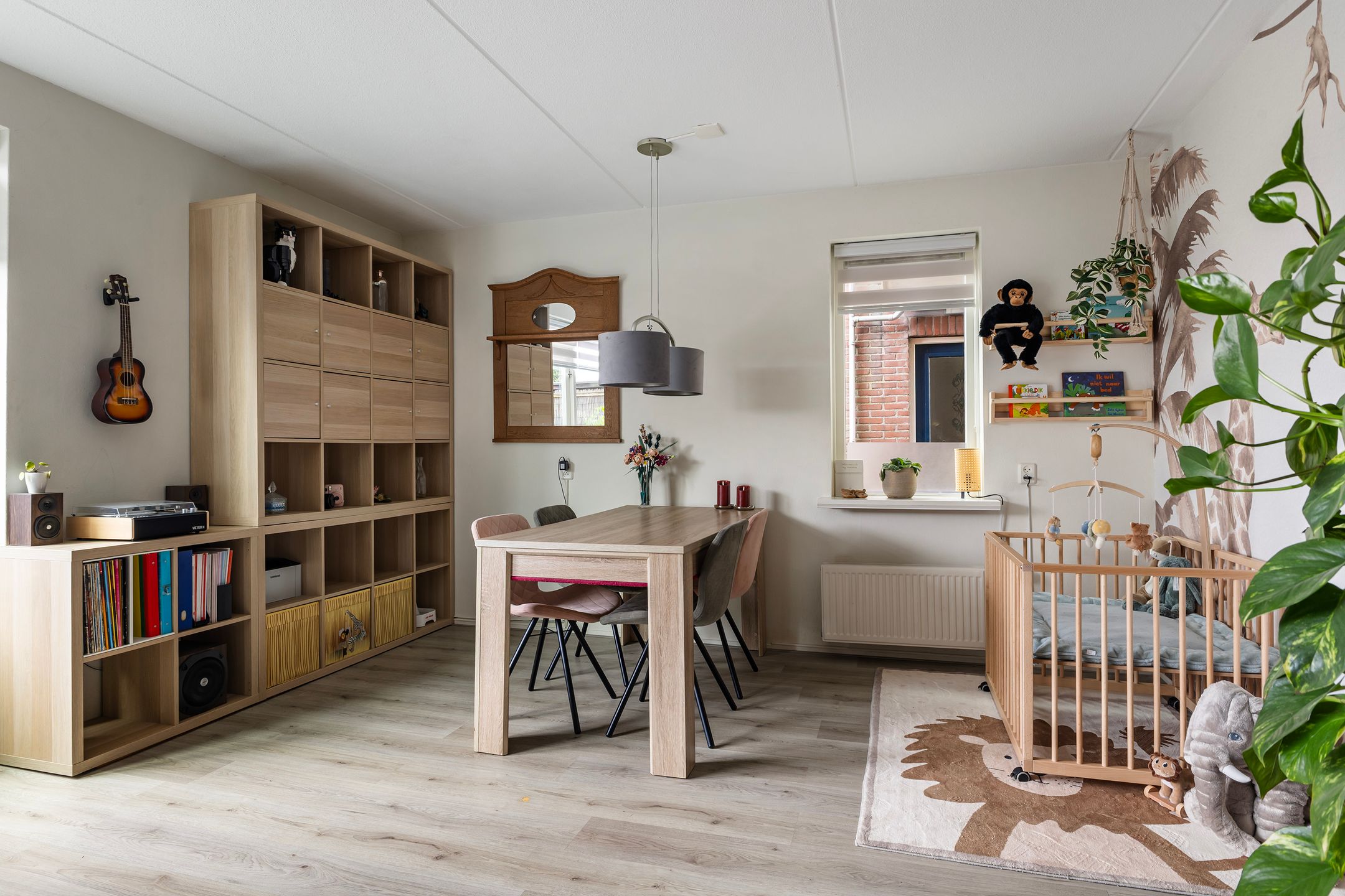 Photo 12 of De Leeuw 61