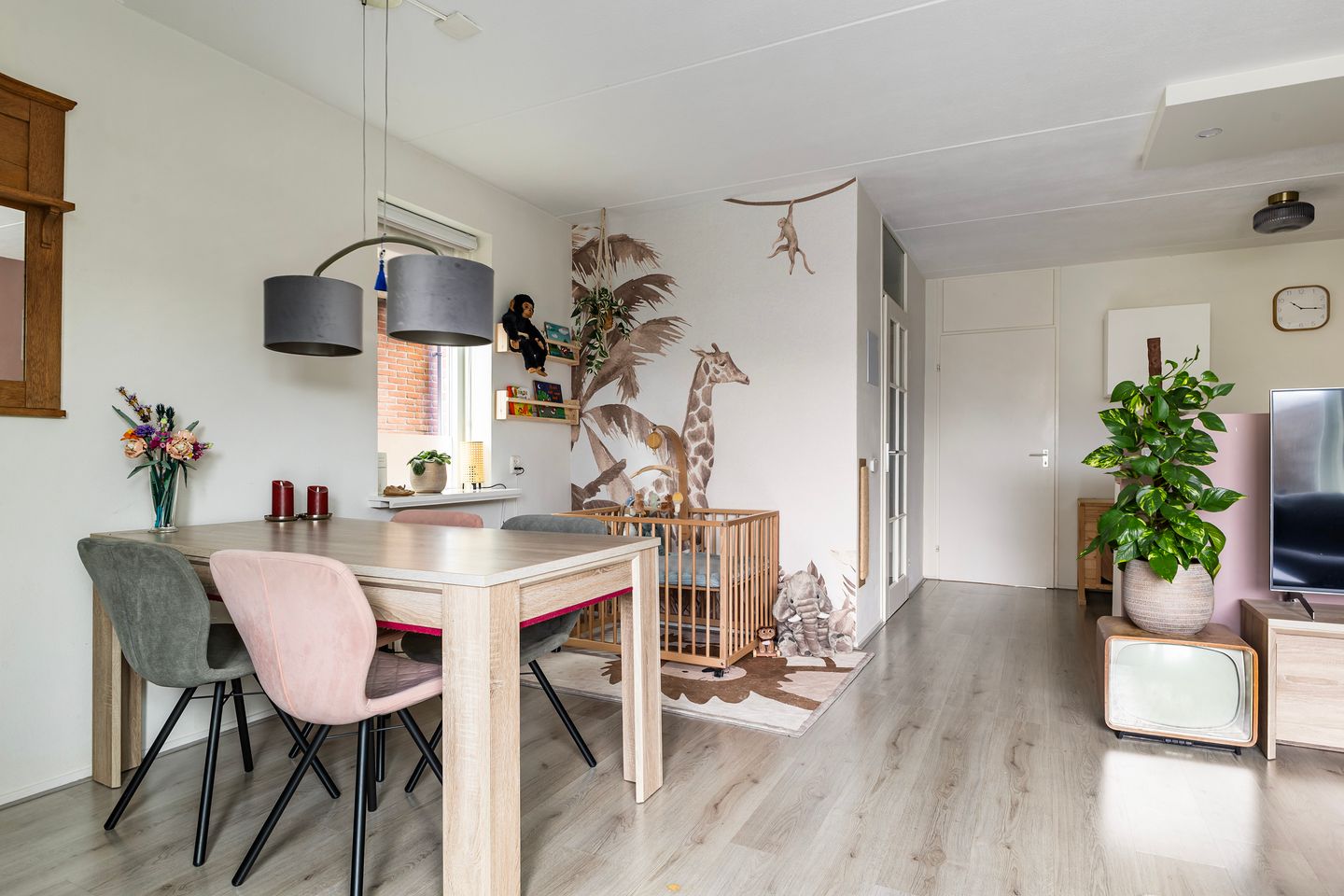 Photo 14 of De Leeuw 61