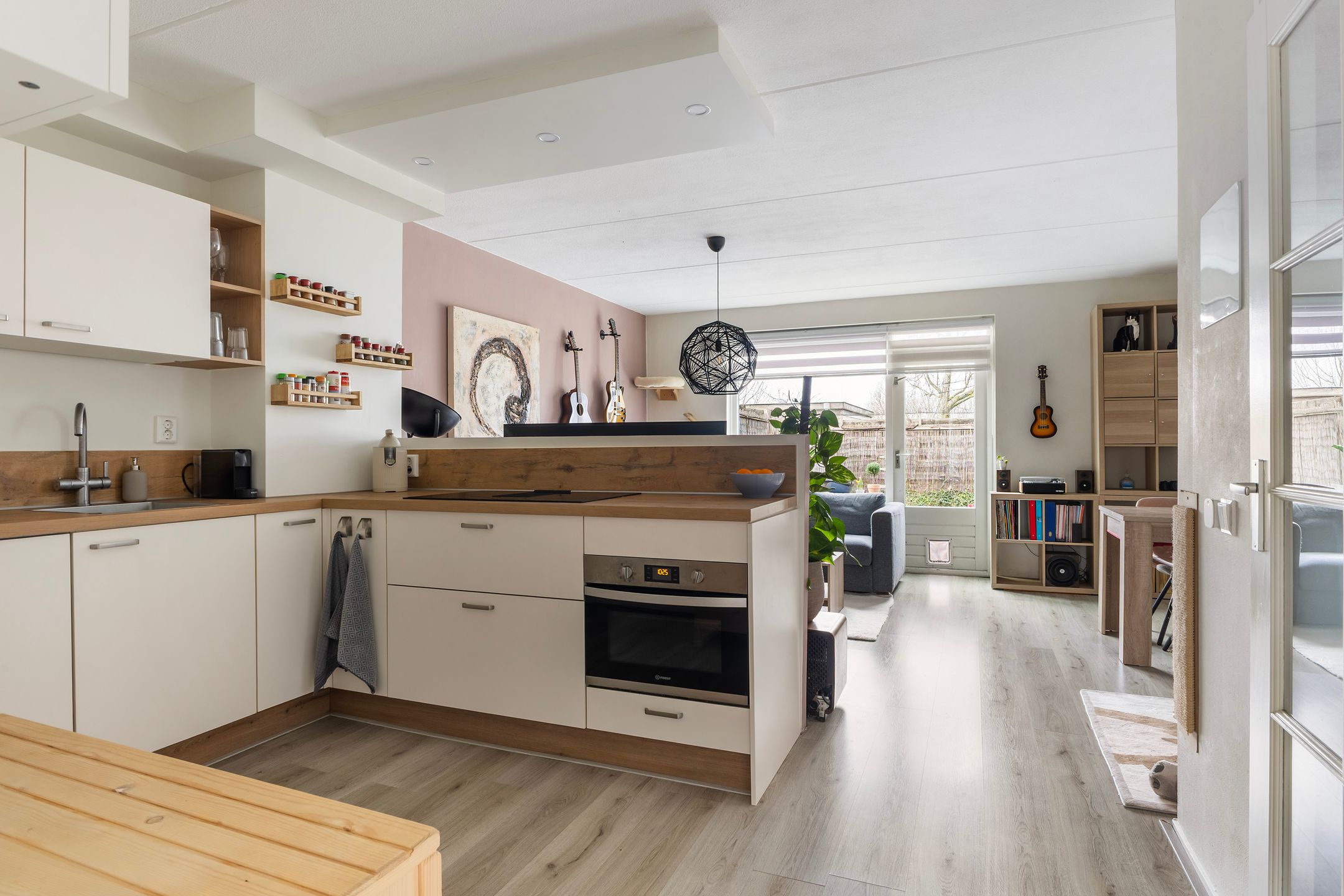 Photo 18 of De Leeuw 61