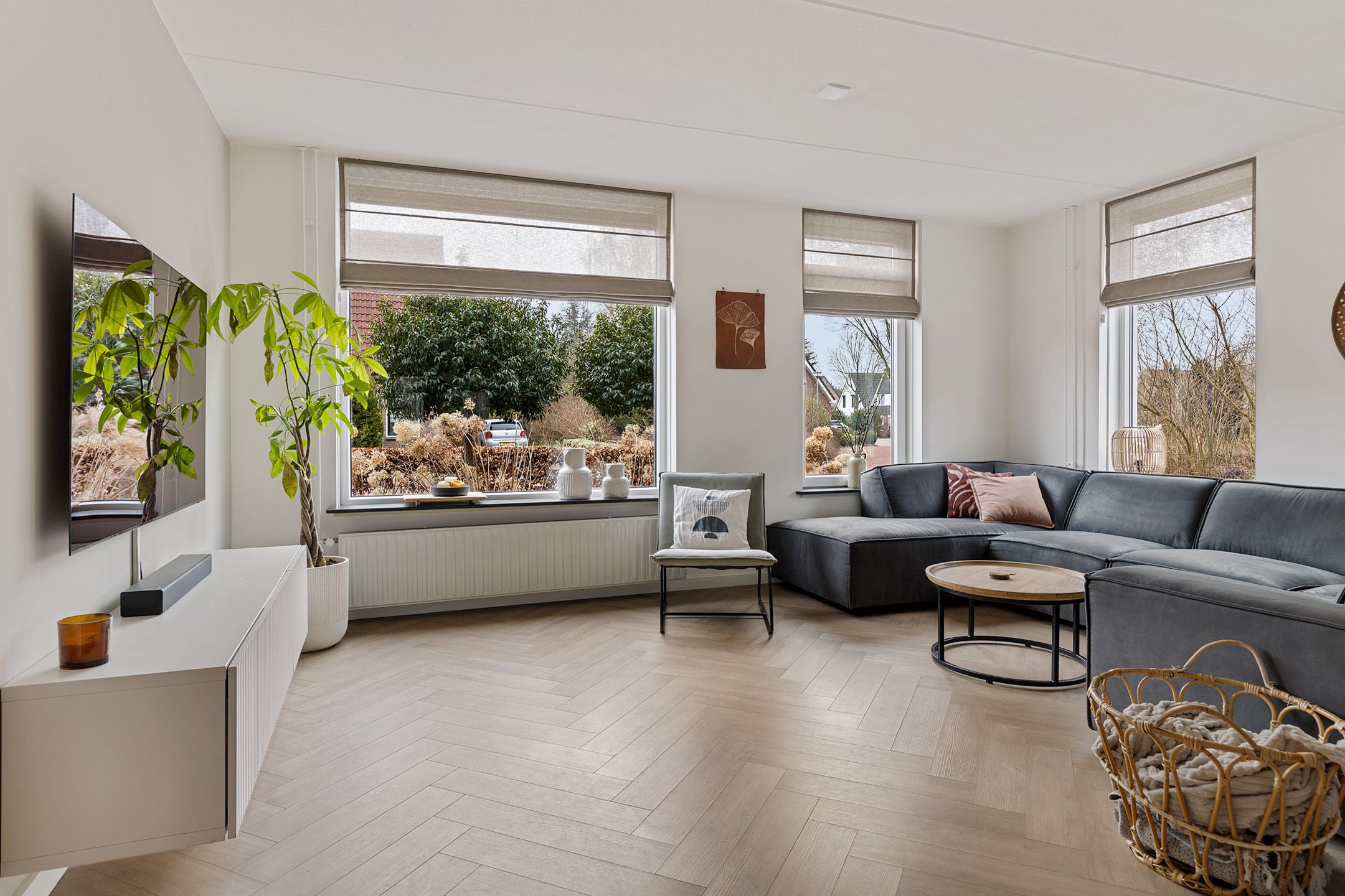 Modern extended family home in child-friendly neighborhood — 37