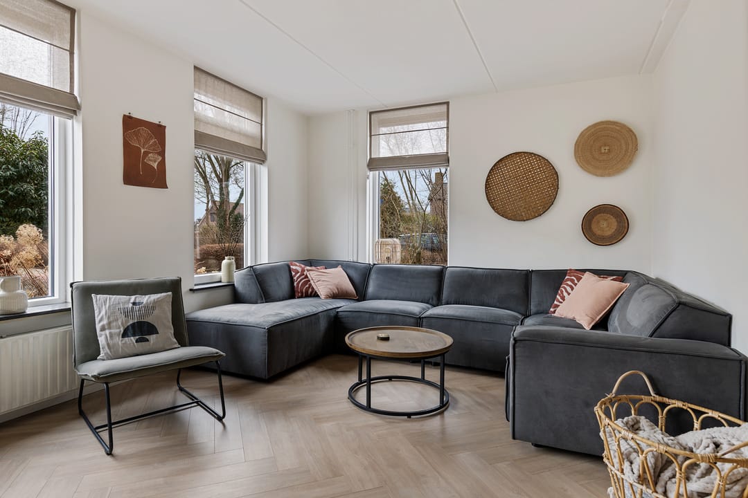Modern extended family home in child-friendly neighborhood — 41