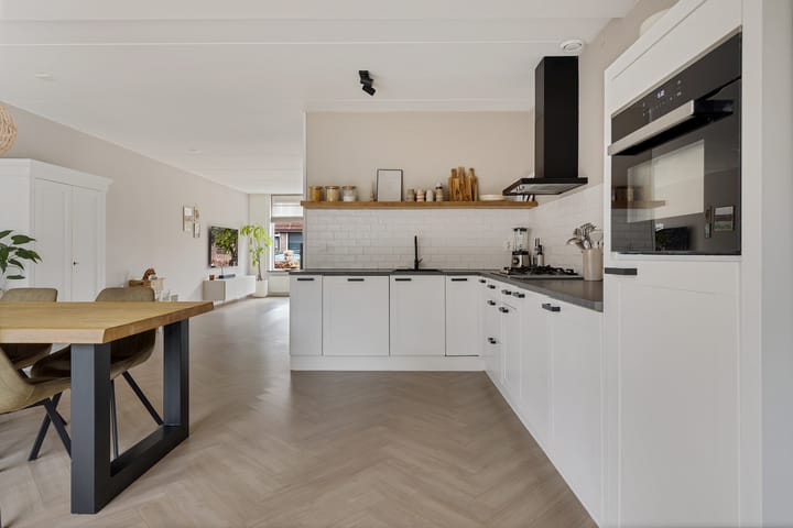 Modern extended family home in child-friendly neighborhood — 49