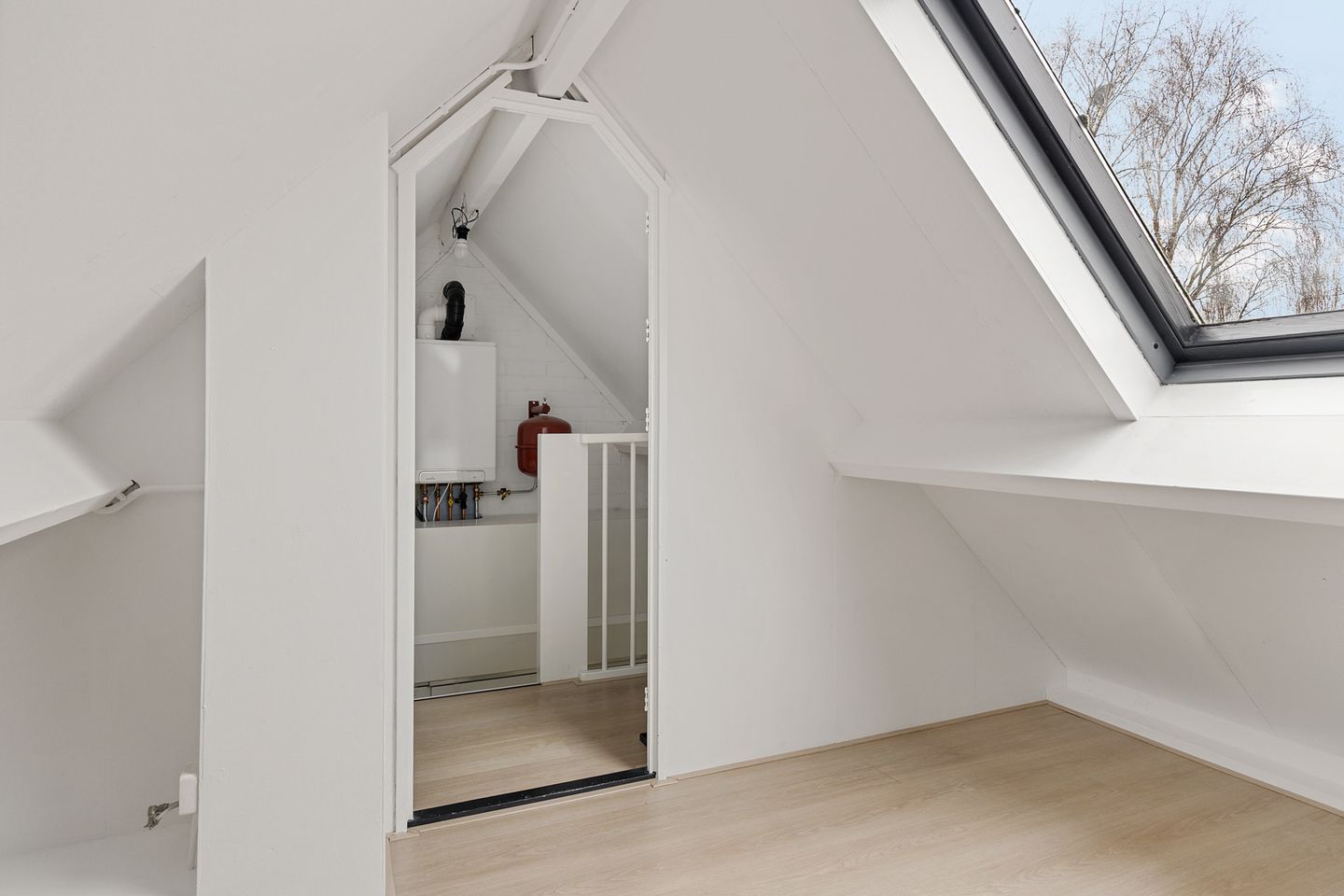 Modern extended family home in child-friendly neighborhood — 90