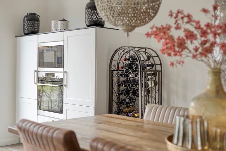 Luxurious semi-detached home with veranda and office space — 31