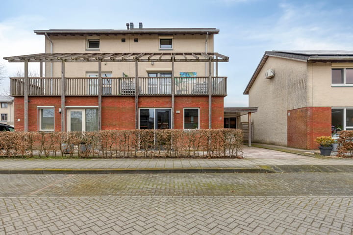 Luxurious semi-detached home with veranda and office space — 87