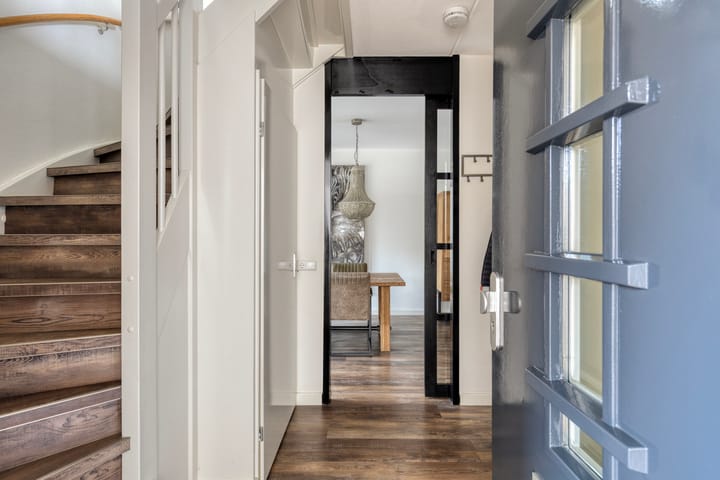 Luxurious semi-detached home with veranda and office space — 51