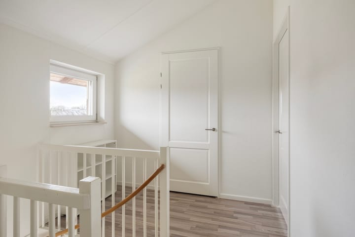 Luxurious semi-detached home with veranda and office space — 77