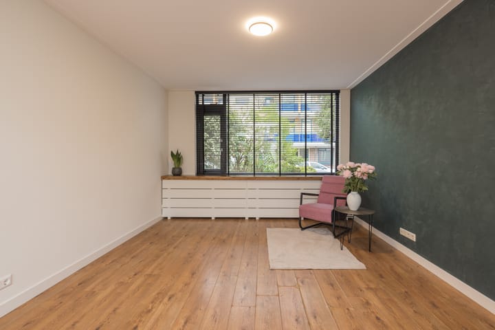 Well-maintained family home in quiet Sassenheim neighborhood — 12