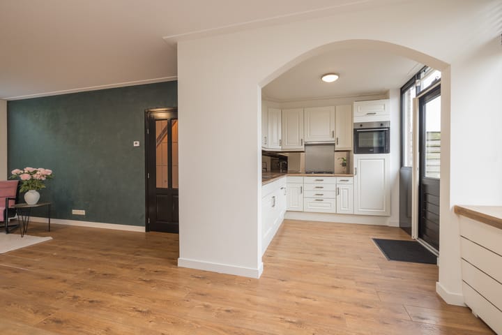 Well-maintained family home in quiet Sassenheim neighborhood — 16