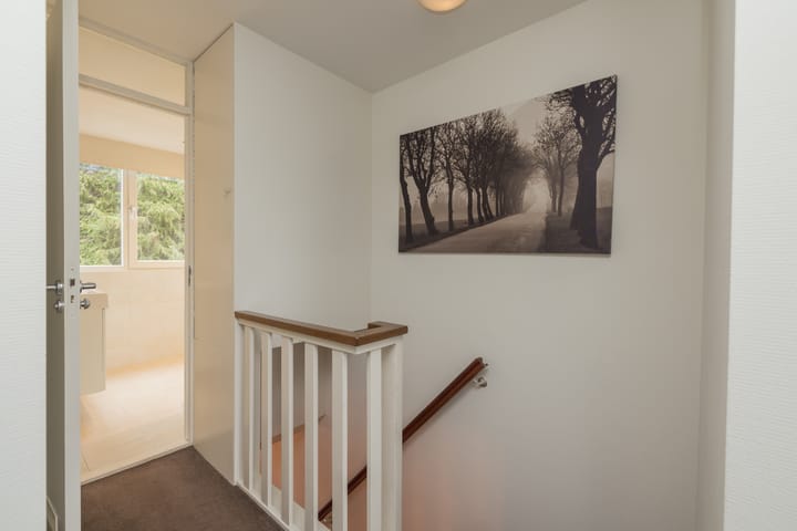 Well-maintained family home in quiet Sassenheim neighborhood — 25
