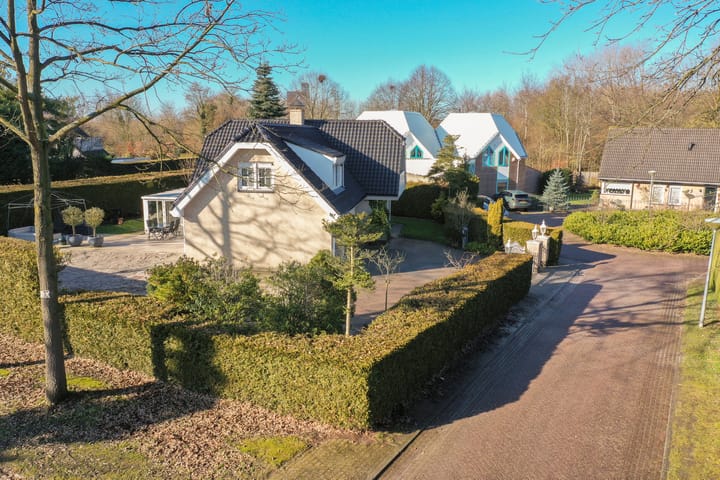 Luxury Villa in Verzetswijk with 227m² Living Space, Conservatory and Premium Kitchen — 92