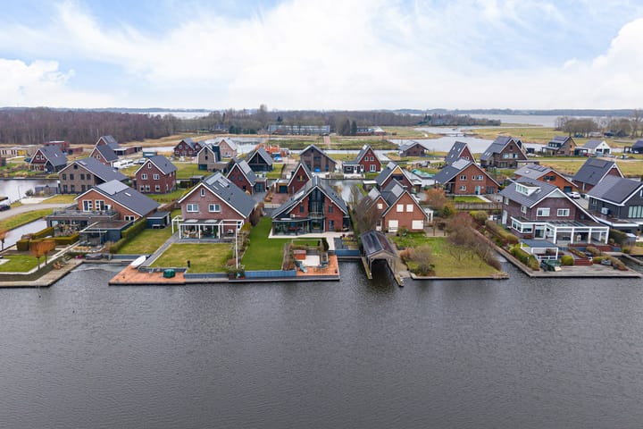 Spacious Waterfront Detached Home with Private Dock in Blauwestad — 20