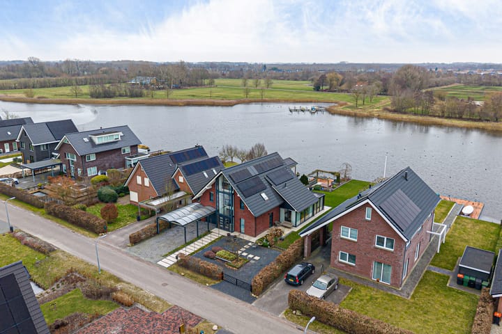 Spacious Waterfront Detached Home with Private Dock in Blauwestad — 18
