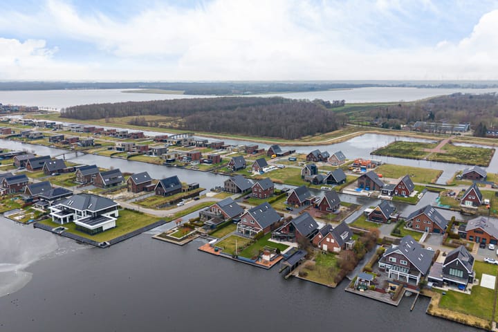 Spacious Waterfront Detached Home with Private Dock in Blauwestad — 21