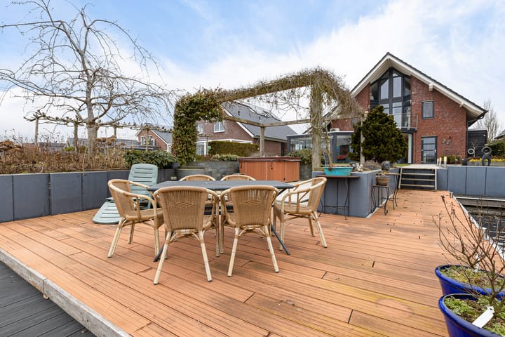 Spacious Waterfront Detached Home with Private Dock in Blauwestad — 27