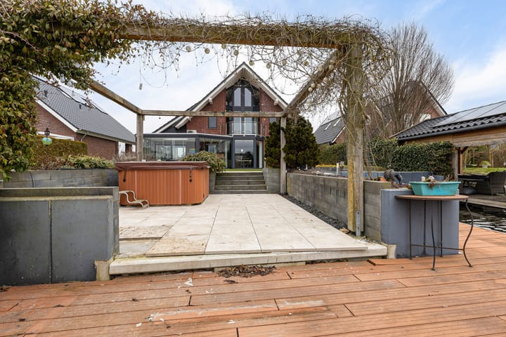 Spacious Waterfront Detached Home with Private Dock in Blauwestad — 29
