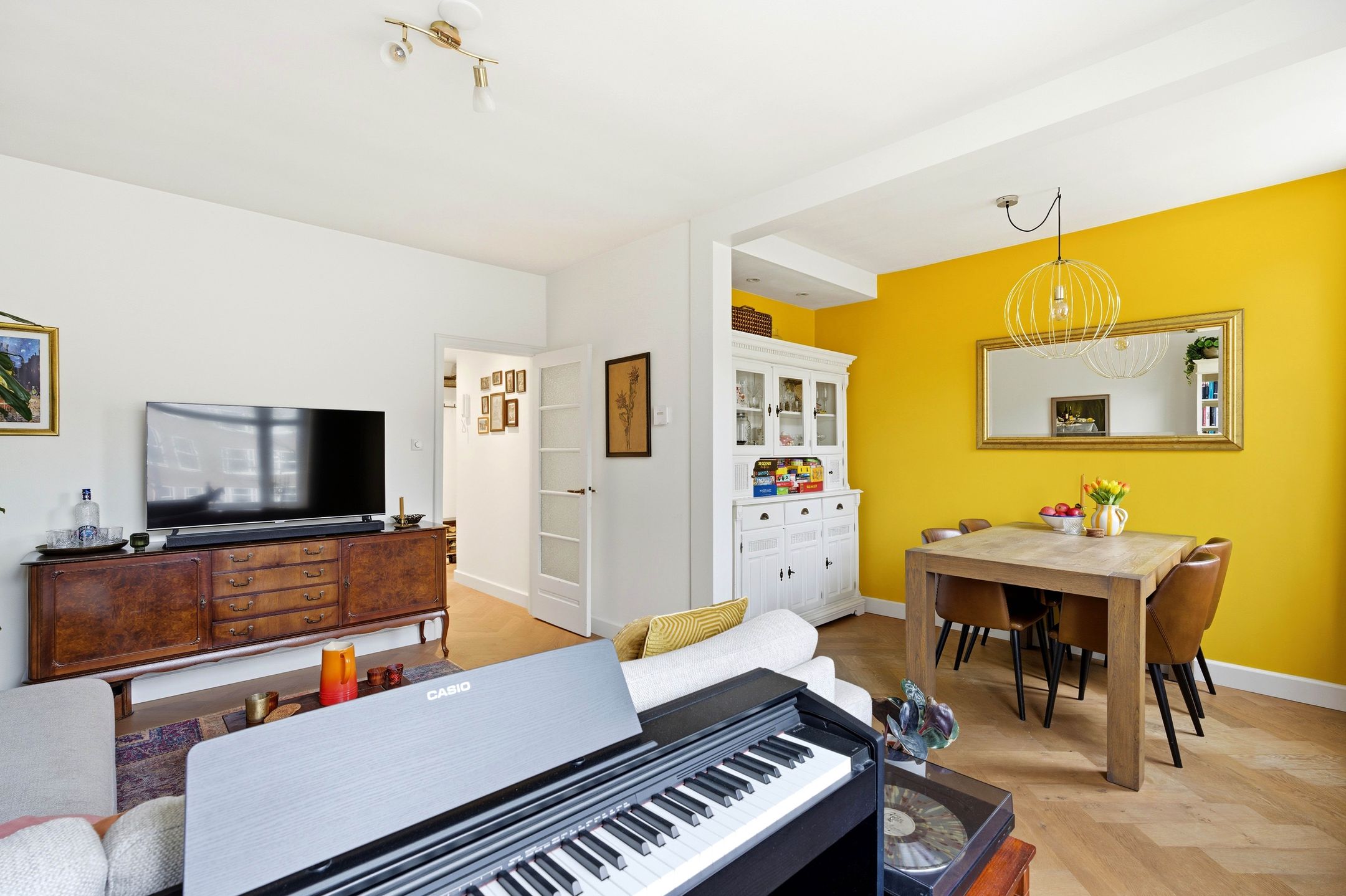 Modern renovated apartment with balcony in Amsterdam West — 12