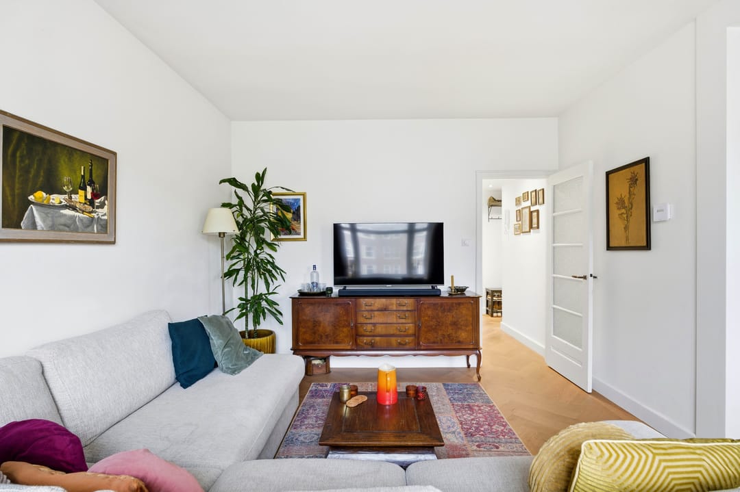 Modern renovated apartment with balcony in Amsterdam West — 14